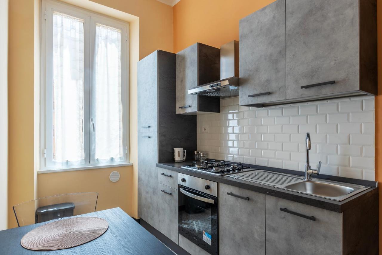 Functional Apartment - Piazza Re Di Roma Bagian luar foto