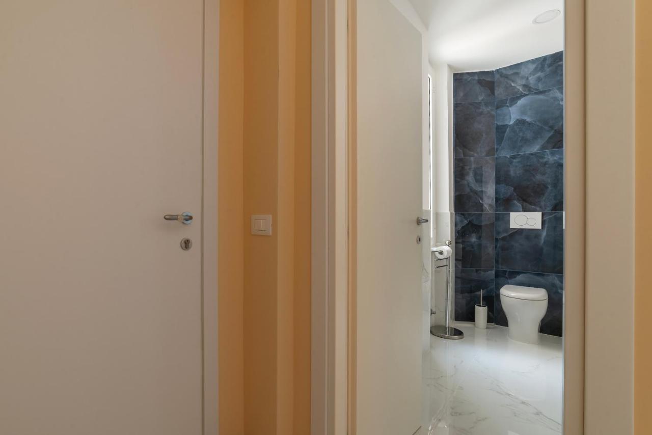Functional Apartment - Piazza Re Di Roma Bagian luar foto