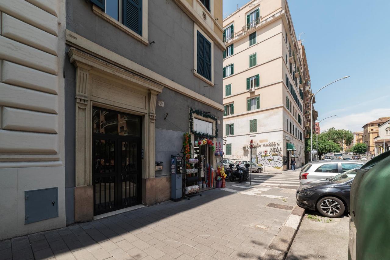Functional Apartment - Piazza Re Di Roma Bagian luar foto