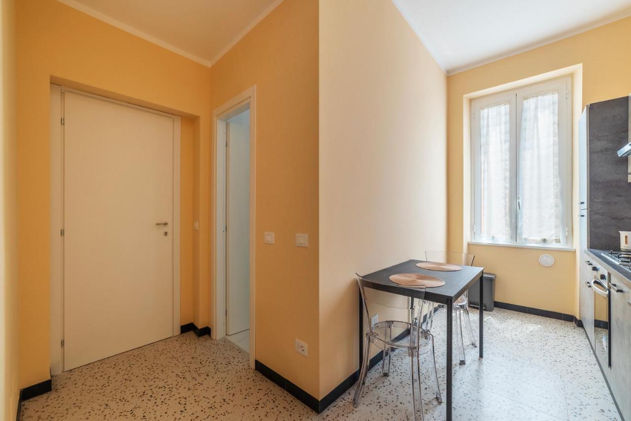 Functional Apartment - Piazza Re Di Roma Bagian luar foto